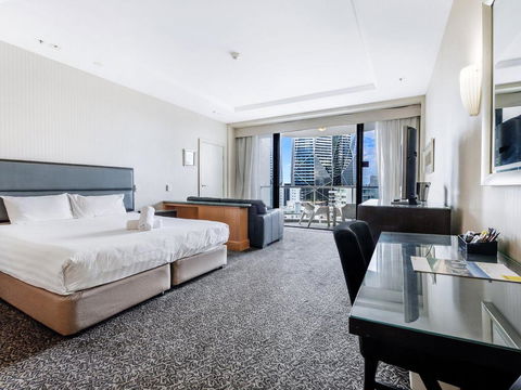 Gold Tower Private Deluxe King Room - Accommodation Sydney 0