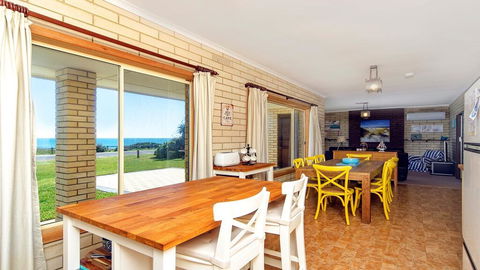 Golden Days - 30 Gold Coast Drive - Sydney 4u 3