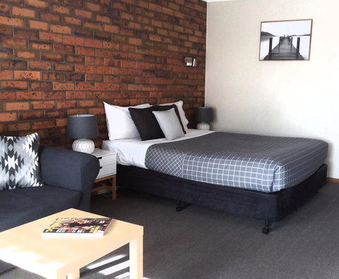 Golden Palms Motel - Accommodation Sydney 1