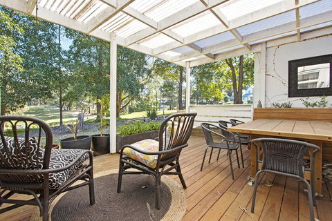 Golfers Getaway Mollymook Augusta Place 14/13-15 - Accommodation Sydney 1