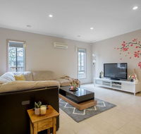 Gorgeous 4BR home in Point Cook - Accommodation Sydney