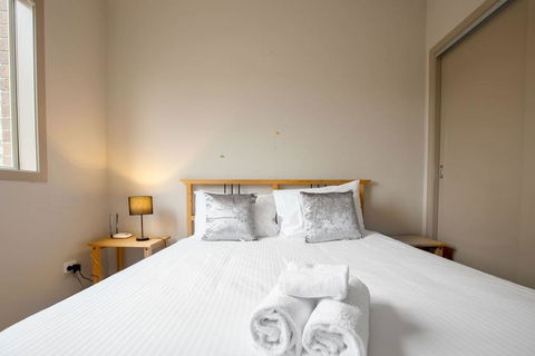 Gorgeous 4BR Home In Point Cook - Accommodation Sydney 2