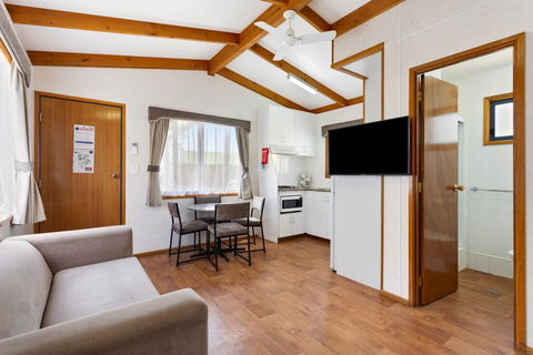 Goulburn South Caravan Park - Sydney 4u 0
