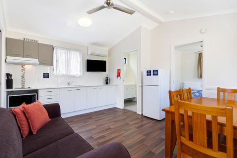 Goulburn South Caravan Park - Sydney 4u 1