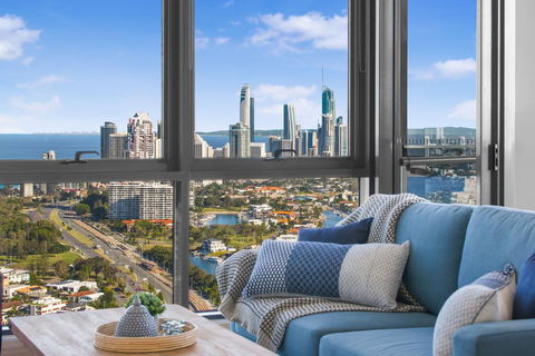 Grand Beach Views In 2-Bed Apartment With Balcony - Sydney 4u 1