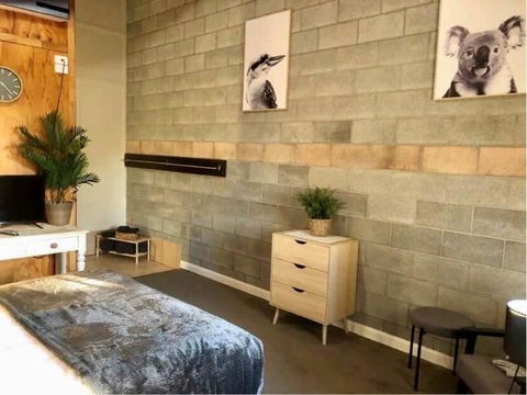 Granite Belt Cabins - Sydney 4u 2