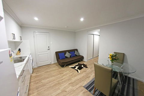Granny Flat Next To Golf Course - Sydney 4u 0