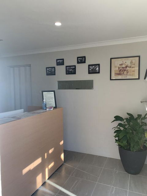 Gunsynd Motor Inn - Sydney 4u 2