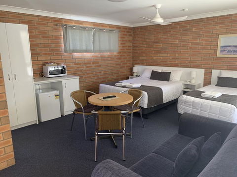 Gunsynd Motor Inn - Sydney 4u 0