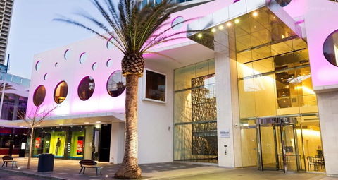 H Ocean View In Surfers Paradise - Accommodation Sydney 0