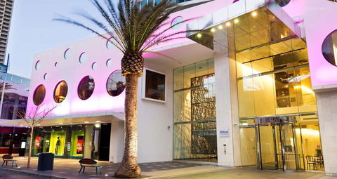 H Ocean View In Surfers Paradise - Accommodation Sydney 1