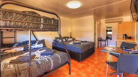 Halls Creek Motel - Sydney 4u 3