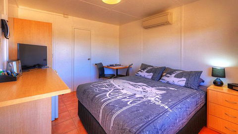 Halls Creek Motel - Sydney 4u 1
