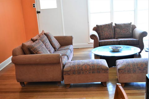 Happy Cozy House For Holidays, Beach, BBQ, Pet Friendly 35kms From CBD In Country Life Style !!! - Accommodation Sydney 3