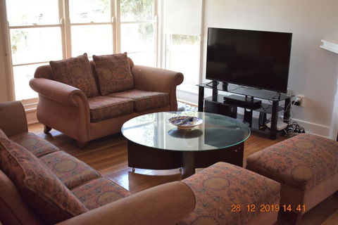 Happy Cozy House For Holidays, Beach, BBQ, Pet Friendly 35kms From CBD In Country Life Style !!! - Accommodation Sydney 2