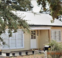 Happy cozy house for holidays Beach BBQ Pet friendly 35kms from CBD in country life style  - Accommodation Sydney