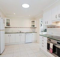 Happy Tails'  55 Pantowora Street - pet friendly air conditioned - Accommodation Sydney