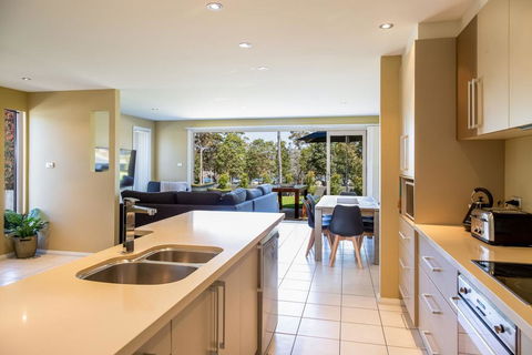 HARBOUR LIGHTS - Ulladulla - Accommodation Sydney 3