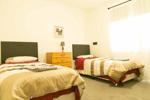 Hawthorn Holiday House - Sydney 4u 3
