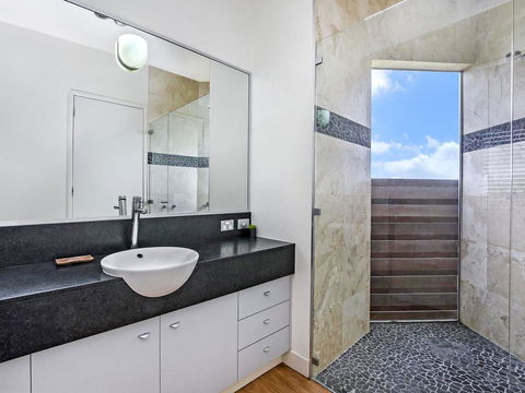 HEARN'S BEACH HOUSE - Accommodation Sydney 3