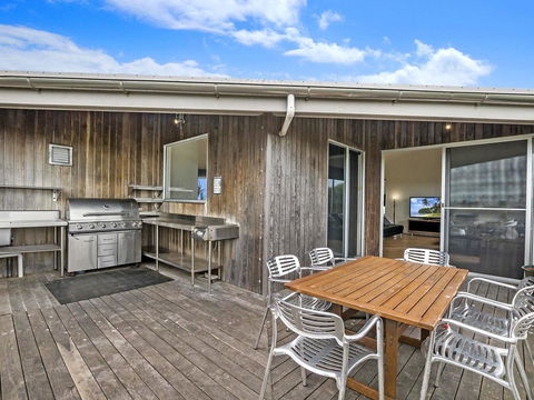HEARN'S BEACH HOUSE - Accommodation Sydney 1