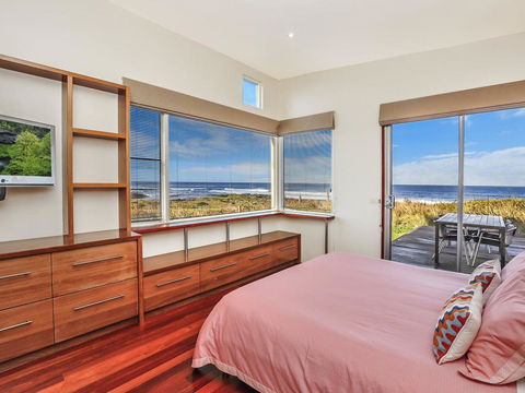 HEARN'S BEACHSIDE VILLA 9 - Sydney 4u 3