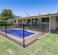 Hibiscus Holiday Home - Sydney 4u