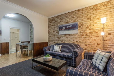 Highlander Motor Inn - Sydney 4u 3