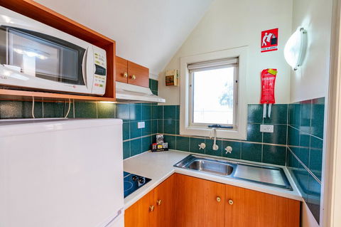 Highway 1 Caravan And Tourist Park - Sydney 4u 2
