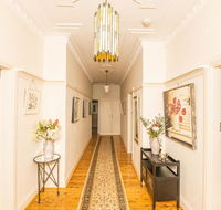 Hillside Cottage  Comfy Spacious Walk to CBD  Stannies - Sydney 4u