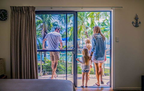 Hinchinbrook Resorts - Sydney 4u 2