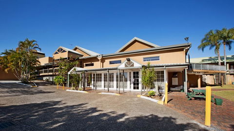 Hinterland Hotel Nerang - Sydney 4u 1
