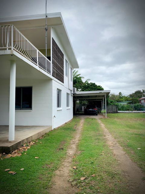 Holiday Rental - Huge House With Beach Views - Sydney 4u 3