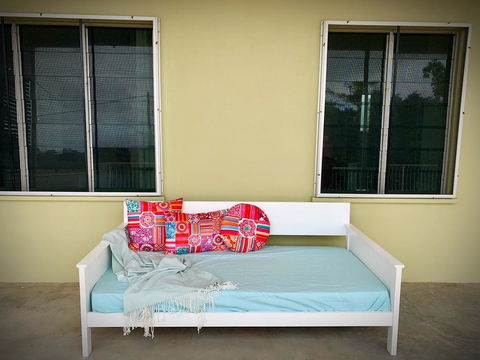 Holiday Rental - Huge House With Beach Views - Sydney 4u 1