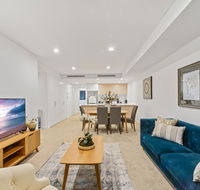 HomeHotel New and Comfort 3 Bedrooms security Apt - Accommodation Sydney
