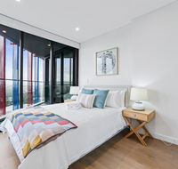 HomeHotel-Luxury Home High Rise with View. - Sydney 4u