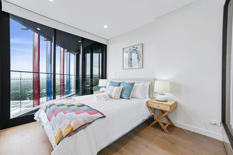 HomeHotel-Luxury Home, High Rise With View. - Sydney 4u 0
