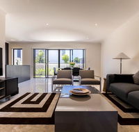 Homeplus-Escape to Modern Home in Hope Island - Sydney 4u