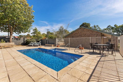 Homestead Motor Inn & Apartments - Sydney 4u 2