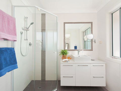 Jacaranda Blue @ Corlette - Sydney 4u 1