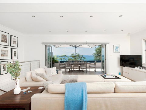 Jacaranda Blue @ Corlette - Sydney 4u 0
