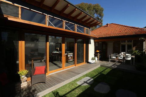 Jacaranda Garden Retreat - Sydney 4u 1