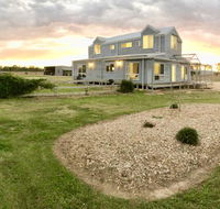 Jackaleah Farm Stay - Sydney 4u