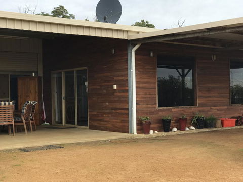 Jarrah Glen Cabins - Sydney 4u 1