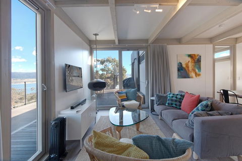 JINDY HOUSE BRAND NEW And STYLISH AMAZING VIEWS - Sydney 4u 3