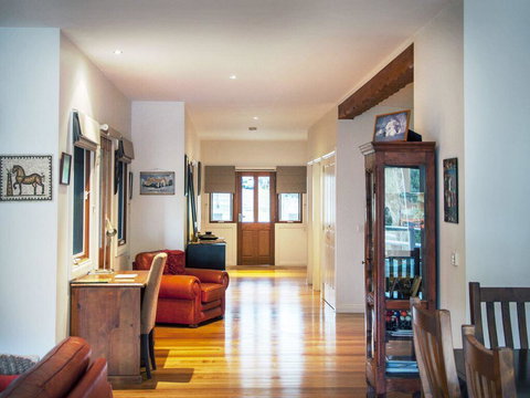 Johanna - Accommodation Sydney 3