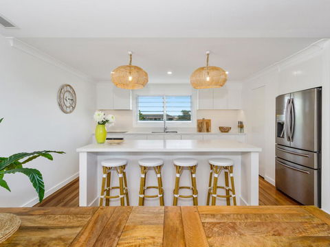 KINGY BEACH HOUSE @ 162 - Accommodation Sydney 3