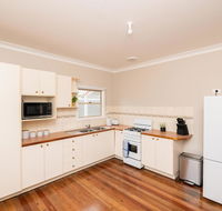 Kinross on Cox Sweet Neat  Simple  Wifi - Sydney 4u