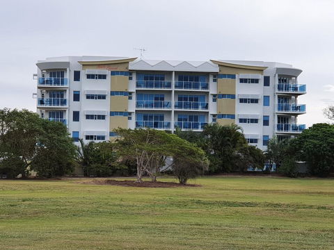Koola Beach Apartments Bargara - Sydney 4u 1