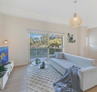 KOZYGURU MARSFIELD WALK TO MACQUARIE UNIVERSITY 3 BEDROOM NMA094 - Sydney 4u